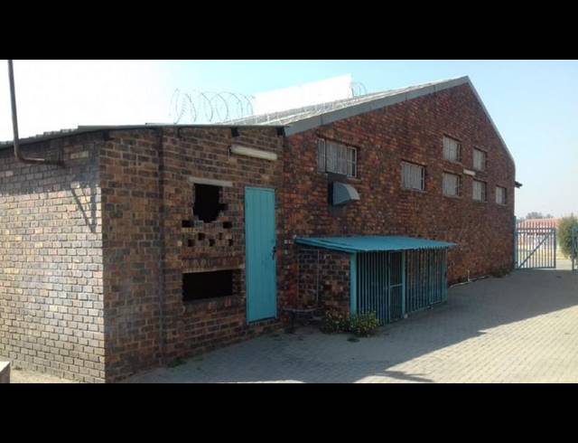 BUSINESS FOR SALE IN KOOKRUS